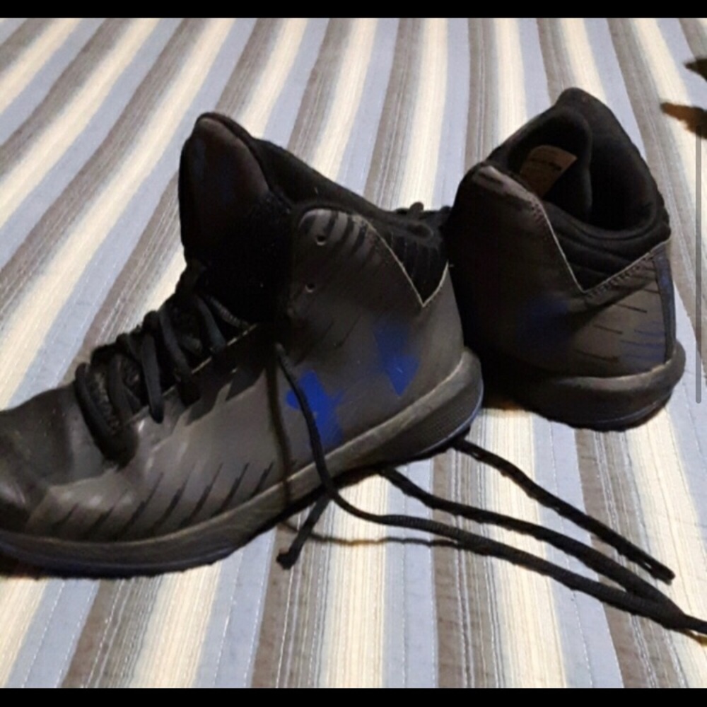 🔥Bundled TWO High Top Sneakers
